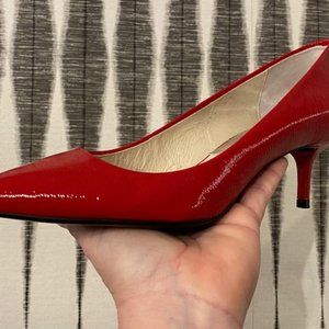 Michael Kors "Flex" red kitten heel pump size 8m